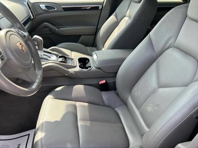 2012 Porsche Cayenne Standard