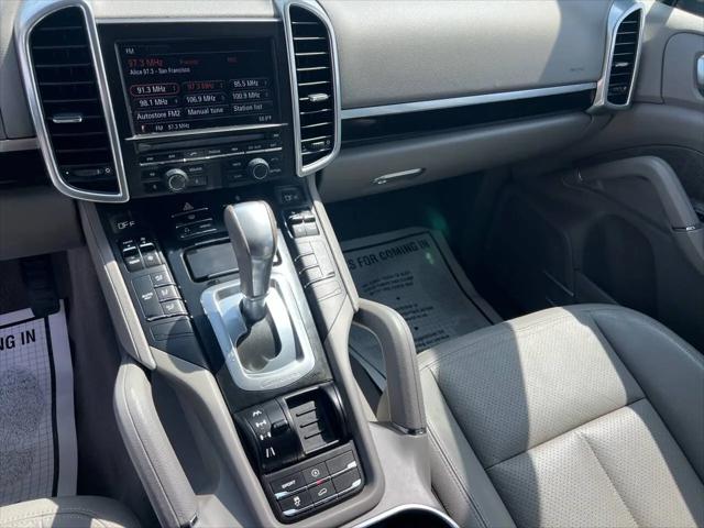 2012 Porsche Cayenne Standard