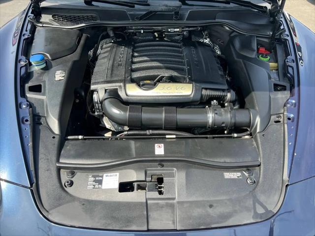 2012 Porsche Cayenne Standard