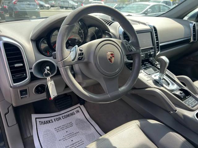 2012 Porsche Cayenne Standard