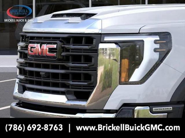 2025 GMC Sierra 3500HD 4WD Crew Cab Long Bed Pro