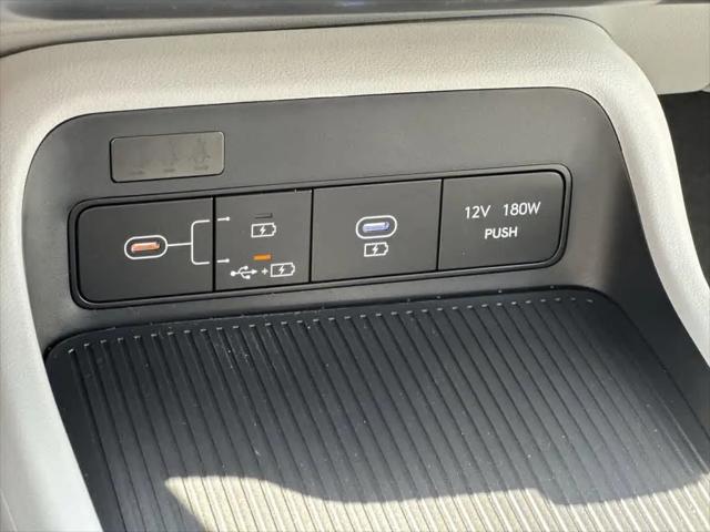 2025 Hyundai Kona SE