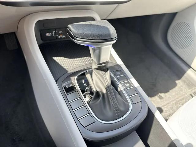 2025 Hyundai Kona SE