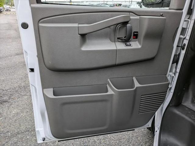 2025 GMC Savana Cargo RWD 2500 Regular Wheelbase Work Van