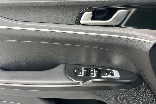 2023 Kia K5 LXS - Photo 15