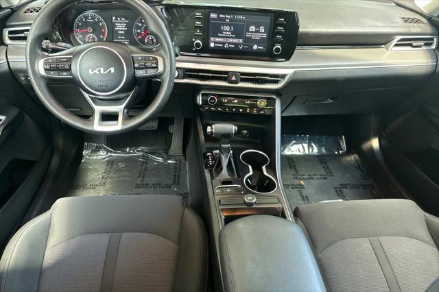 2023 Kia K5 LXS - Photo 17