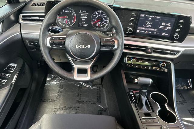 2023 Kia K5 LXS - Photo 18
