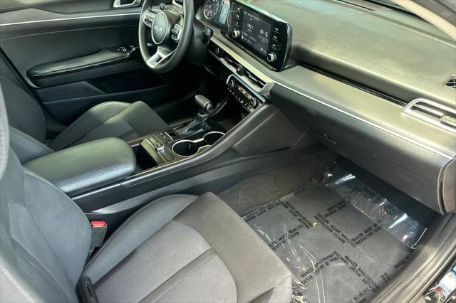 2023 Kia K5 LXS - Photo 19