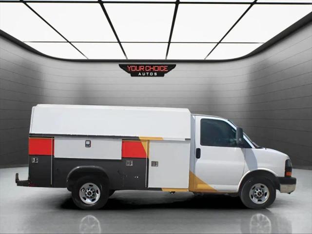 2009 GMC Savana Cutaway Work Van