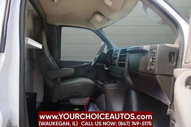 2009 GMC Savana Cutaway Work Van