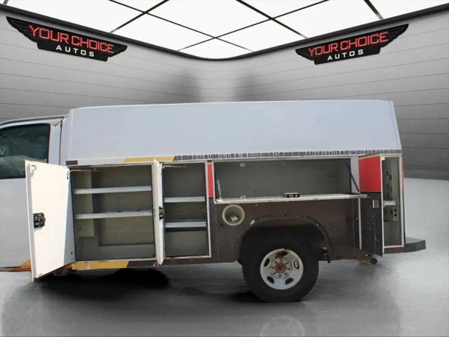 2009 GMC Savana Cutaway Work Van