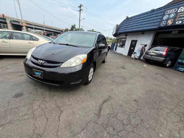 2010 Toyota Sienna LE