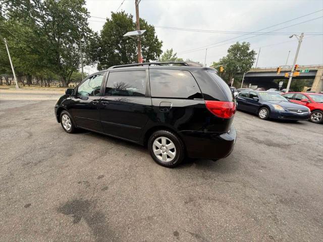 2010 Toyota Sienna LE