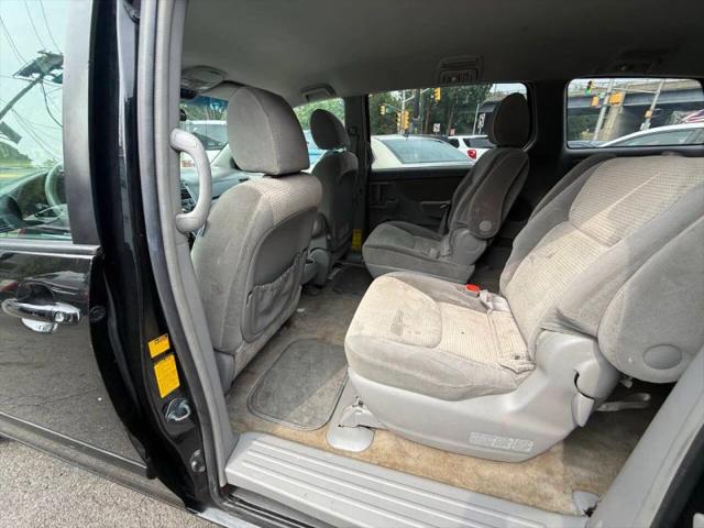 2010 Toyota Sienna LE
