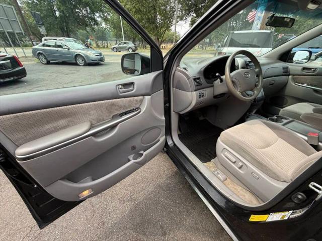 2010 Toyota Sienna LE