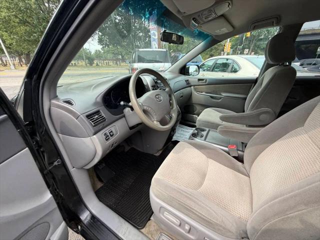 2010 Toyota Sienna LE