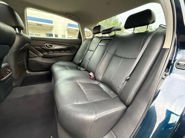 2016 INFINITI Q70L 3.7X