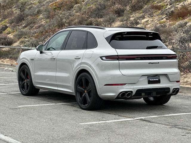 2025 Porsche Cayenne E-Hybrid S