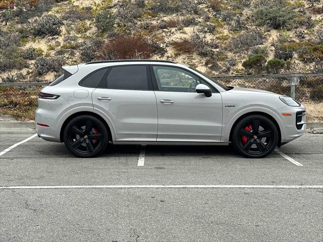 2025 Porsche Cayenne E-Hybrid S