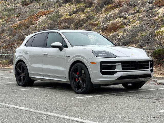 2025 Porsche Cayenne E-Hybrid S