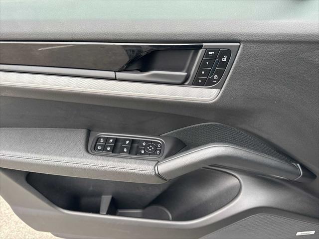 2025 Porsche Cayenne E-Hybrid S