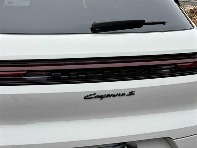 2025 Porsche Cayenne E-Hybrid S