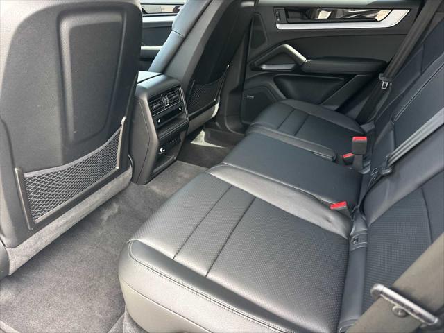 2025 Porsche Cayenne AWD