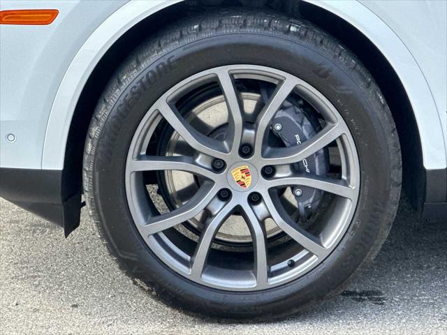 2025 Porsche Cayenne AWD