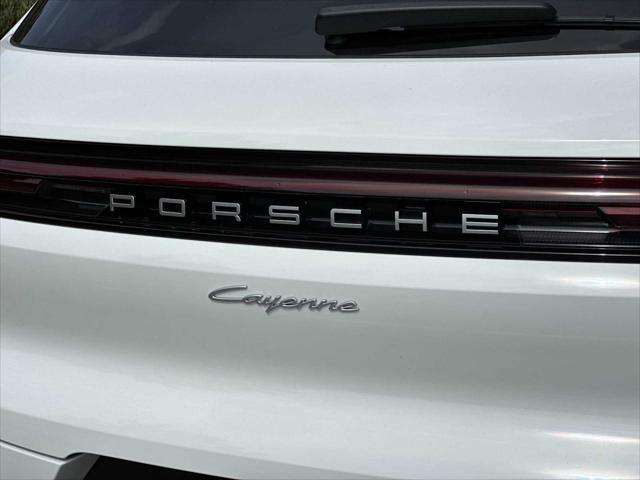 2025 Porsche Cayenne AWD