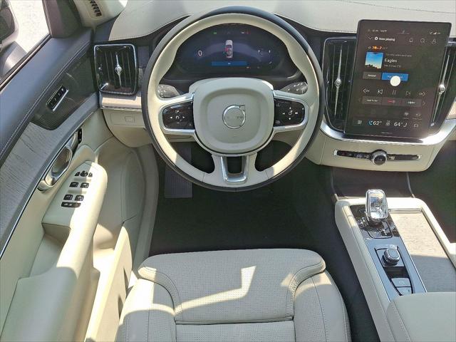 2026 Volvo XC90 B6 Ultra Dark Theme 7-Seater