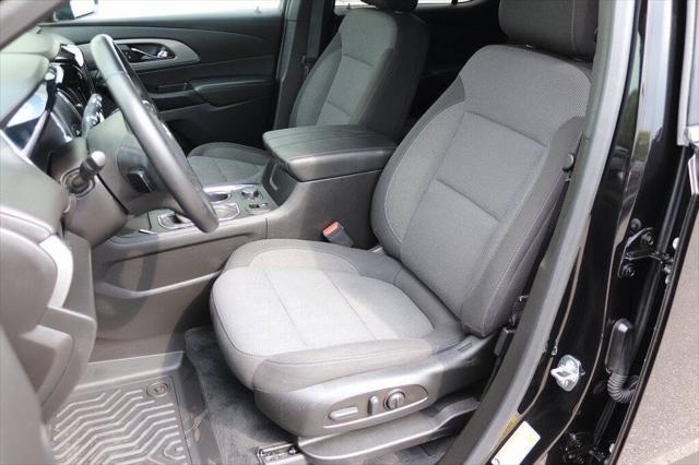 2023 Chevrolet Traverse AWD LT Cloth