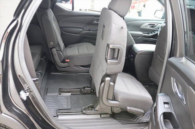 2023 Chevrolet Traverse AWD LT Cloth