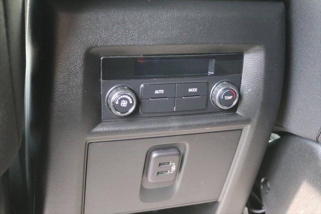 2023 Chevrolet Traverse AWD LT Cloth