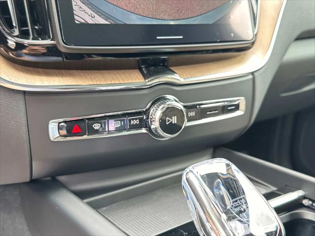 2026 Volvo XC60 B5 Core