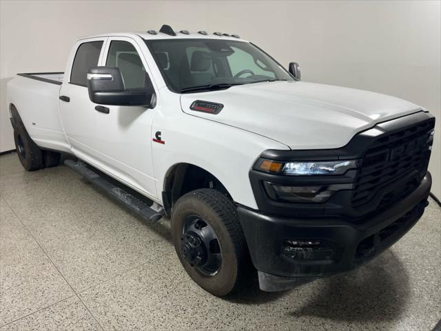 2025 RAM Ram 3500 RAM 3500 TRADESMAN CREW CAB 4X4 8 BOX