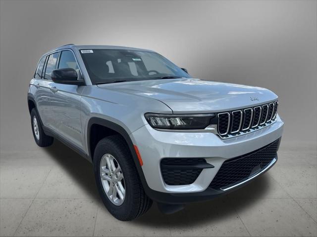2025 Jeep Grand Cherokee GRAND CHEROKEE LAREDO 4X2