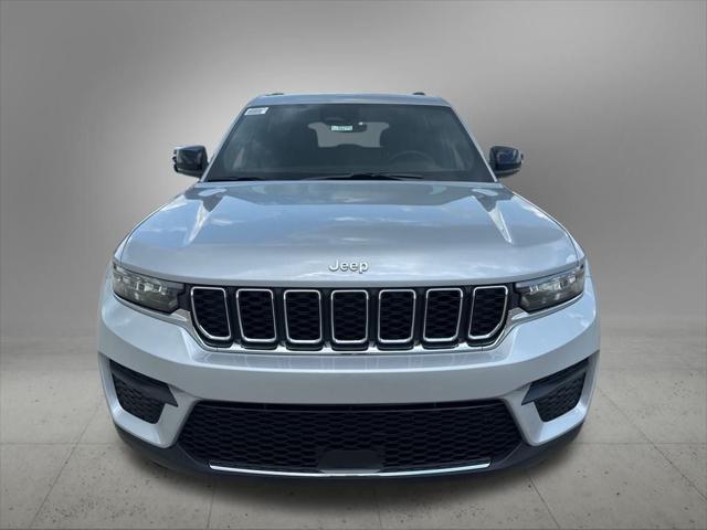 2025 Jeep Grand Cherokee GRAND CHEROKEE LAREDO 4X2