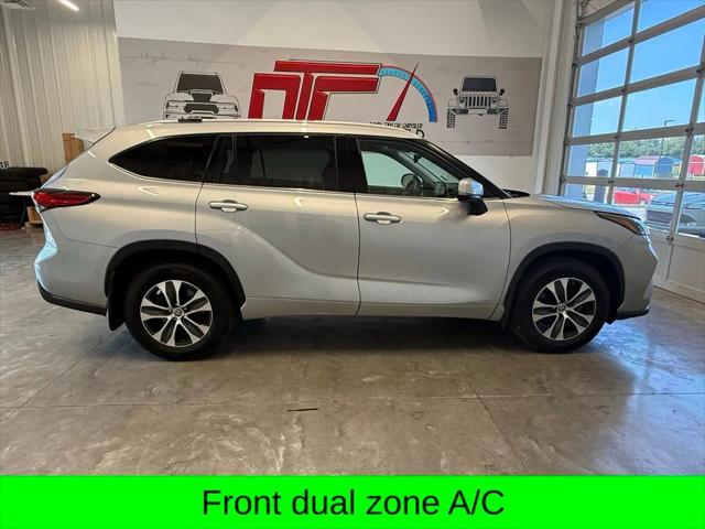 2022 Toyota Highlander Hybrid XLE