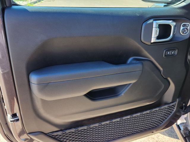 2025 Jeep Wrangler 4-Door Summit 4x4