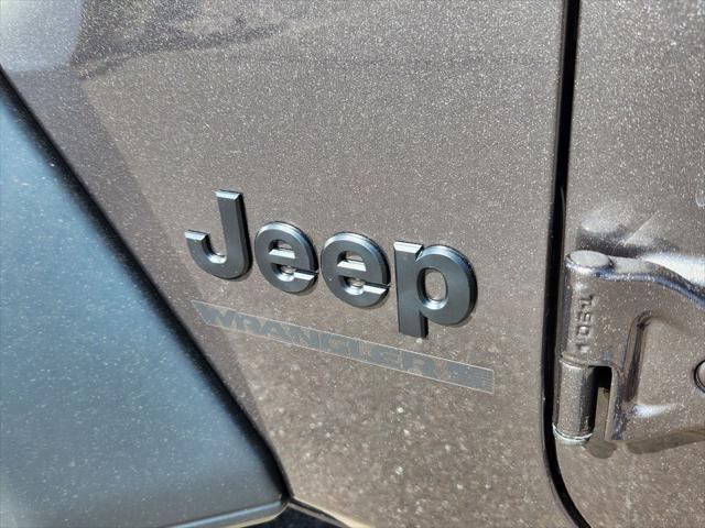 2025 Jeep Wrangler 4-Door Summit 4x4