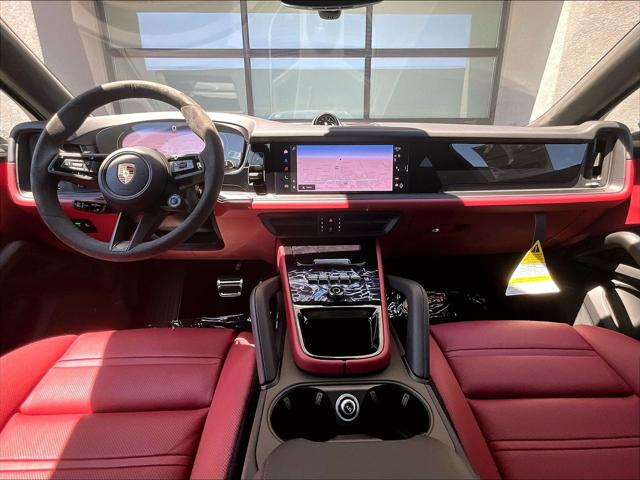 2025 Porsche Cayenne GTS
