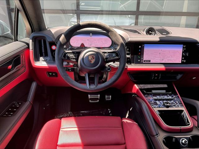 2025 Porsche Cayenne GTS