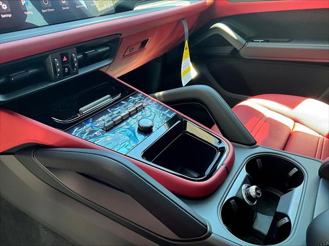 2025 Porsche Cayenne GTS