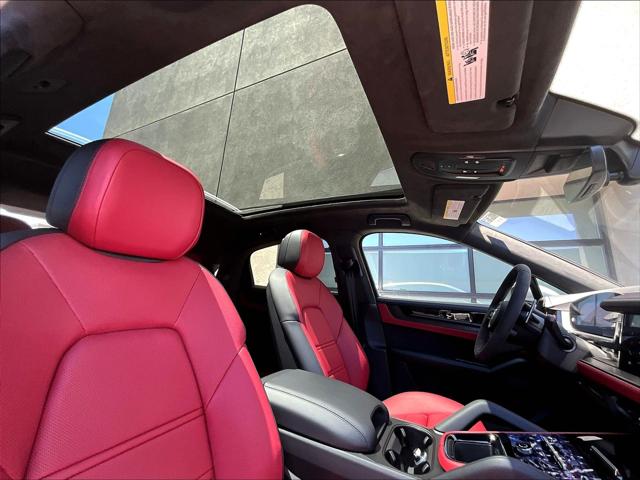 2025 Porsche Cayenne GTS