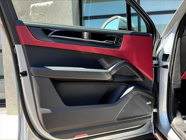 2025 Porsche Cayenne GTS
