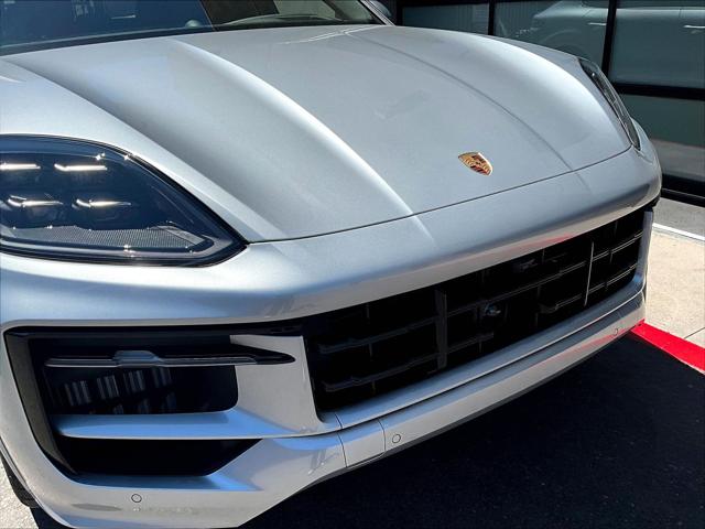 2025 Porsche Cayenne GTS