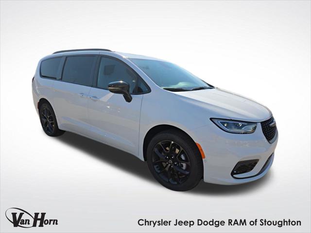 2026 Chrysler Pacifica Limited for sale in Stoughton, WI