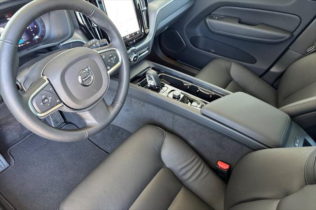 2025 Volvo XC60 B5 Core