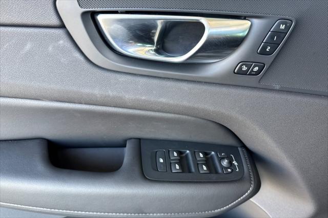 2025 Volvo XC60 B5 Core