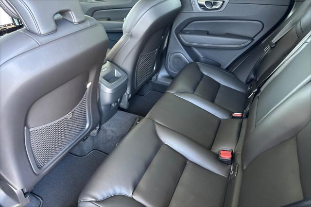 2025 Volvo XC60 B5 Core